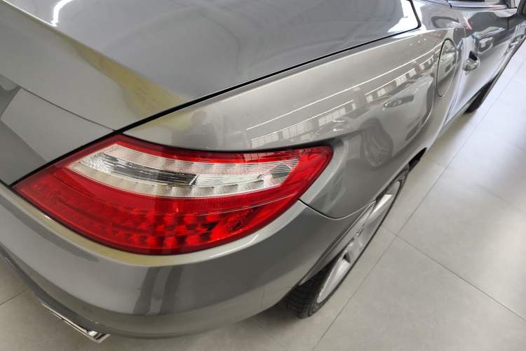 Used Mercedes-Benz SLK-Class 2011 SLK 200 Fashion Model
