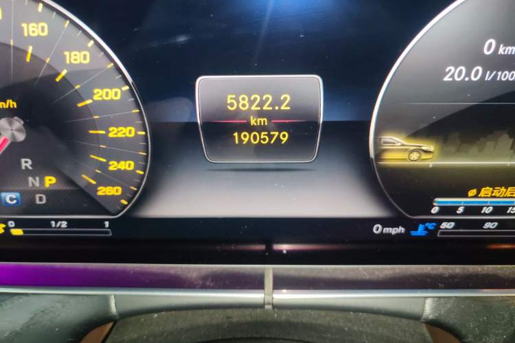 Used Mercedes-Benz E-Class 2018 E 200 L Sport Edition Odometer Close Up