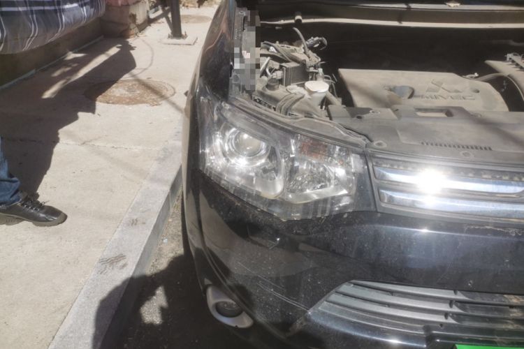 Used Mitsubishi Outlander 2013 2.4L 4x4 Luxury Navigation Edition 5 Seats