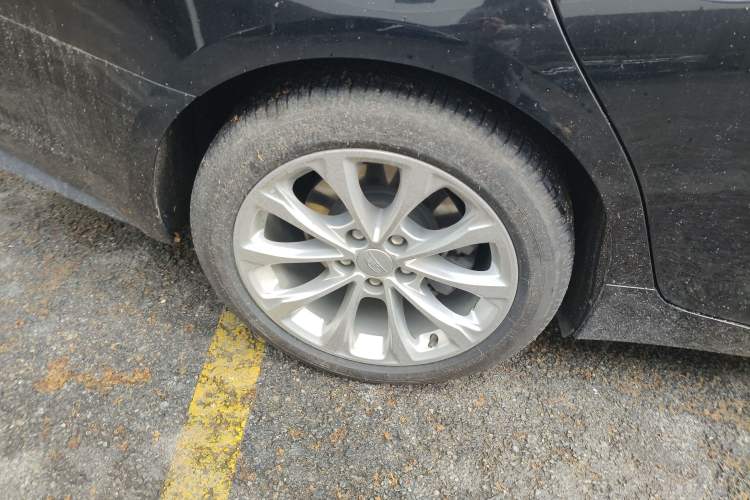 Used Cadillac CT5 2023 28T Luxury Edition (Standard Version) Right Rear Wheel Hub