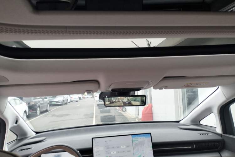 Used XPeng X9 2025 740 Ultra-Long Range Max
