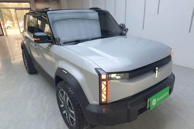 Used iCAR 03 2024 472km Four-Wheel Drive Long-Range Version Front Right 45 Deg