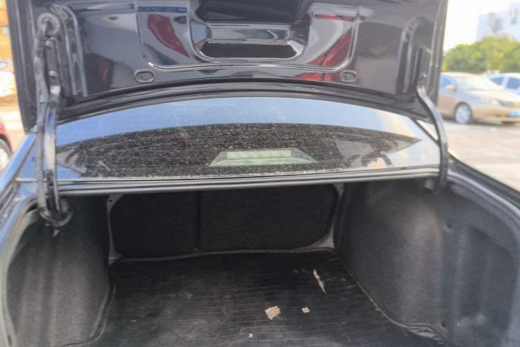 Used Volkswagen Lavida 2013 Restyled Classic 1.6L Manual Comfort Edition Trunk