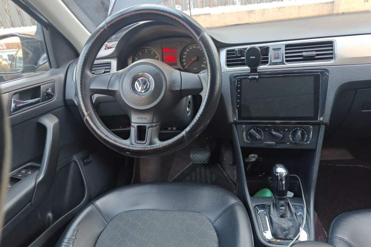 Used Volkswagen Santana 2013 1.6L Automatic Comfort Edition
