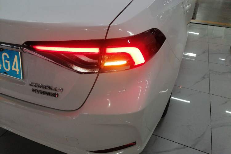 Used Toyota Corolla 2021 Dual-Motor 1.8L E-CVT Elite Edition