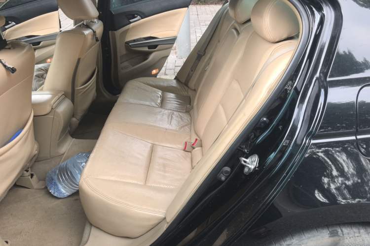 Used Honda Accord 2012 2.0L MT
