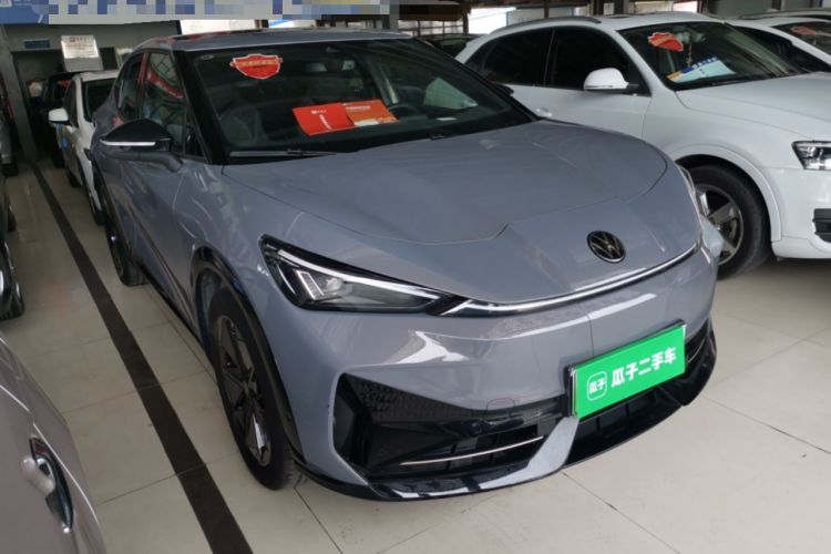 Used Volkswagen ID.UNYX 2024 Pro Long-Range Version Front Right 45 Deg