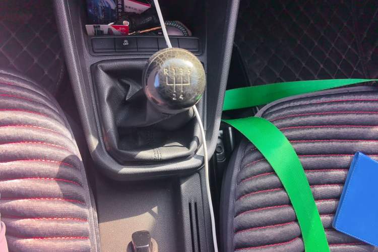 Used Volkswagen Santana 2021 1.5L Manual Fashion Edition Gear Lever