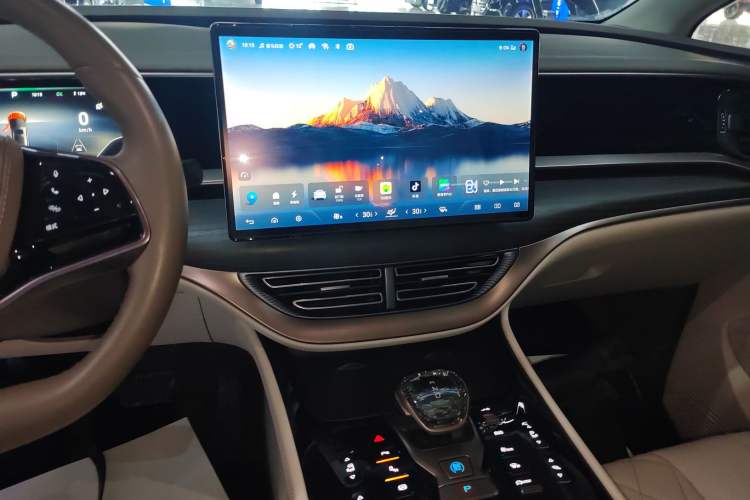 Used Denza D9 2022 DM-i 970 Four-Wheel Drive Prestige Model
