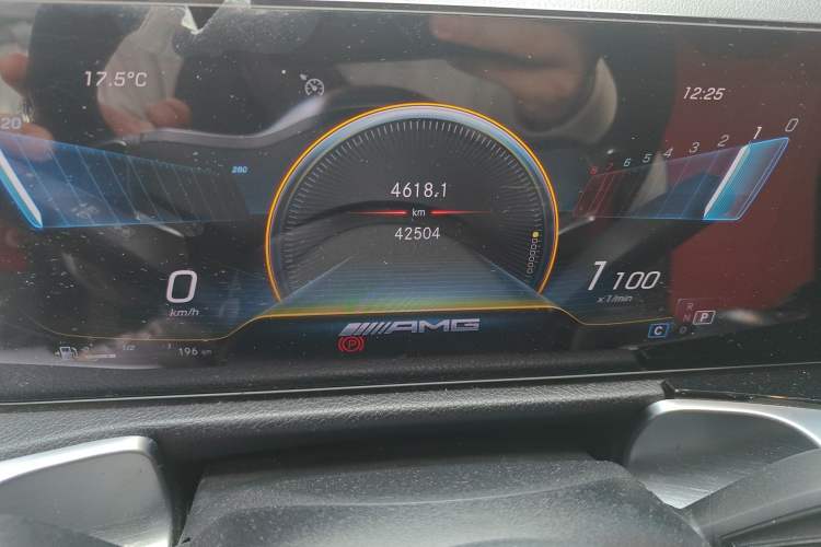 Used Mercedes-Benz GLB AMG 2022 AMG GLB 35 4MATIC Odometer Close Up