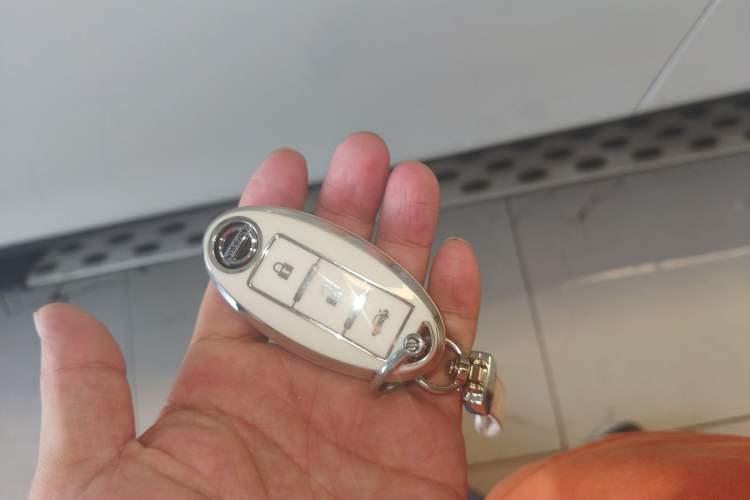 Used Nissan X-Trail 2014 2.5L CVT Luxury Edition 4WD Vehicle Key