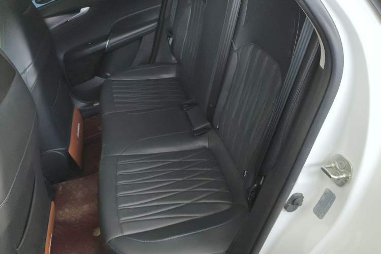 Used CHANGAN Eado DD 2023 Blue Whale NE 1.5T GDI DCT Navigation Model Left Rear Seat