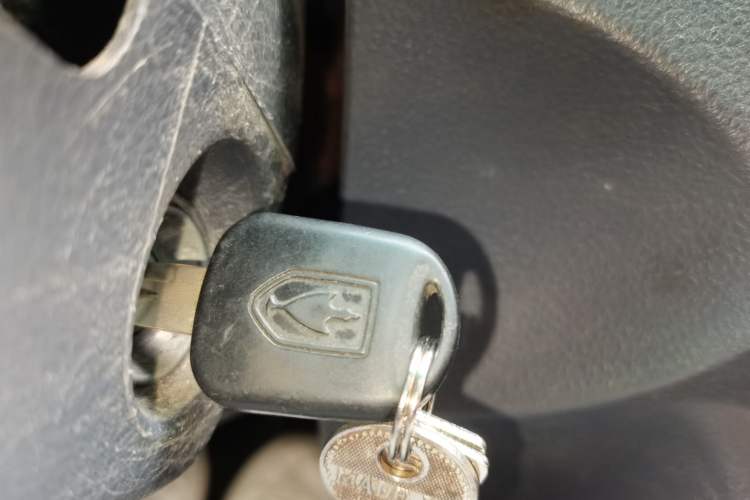 Used Jinbei Hiace X30 2020 1.5L Super-Comfortable Version China VI Standard SWC15M
