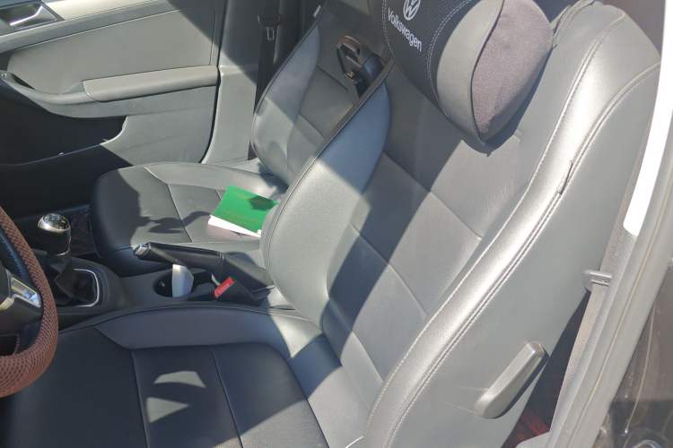 Used Volkswagen Sagitar 2014 Revised Version 1.6L Manual Comfort Edition Left Front Seat