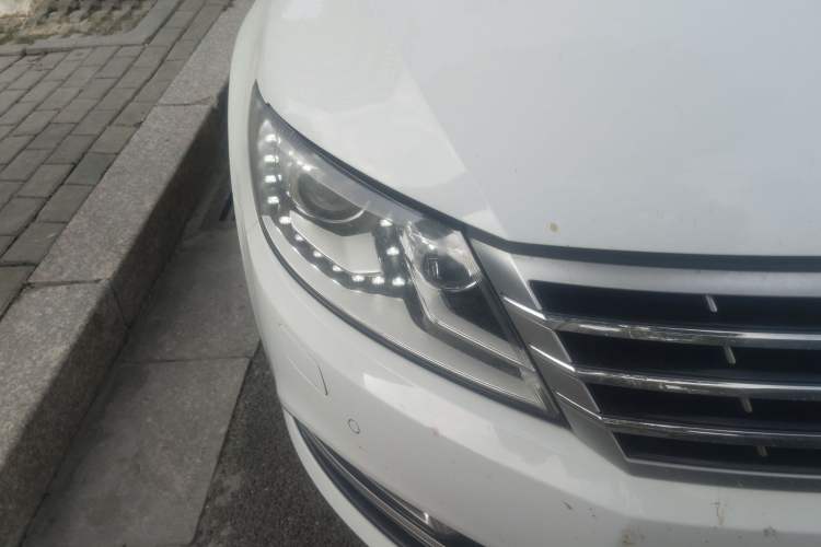 Used Volkswagen FAW-Volkswagen CC 2015 2.0 TSI Ultimate Model Right Front Headlight