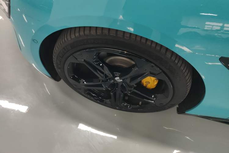 Used Xiaomi Auto SU7 2024 Four-Wheel Drive Ultra-Long Range Advanced Intelligent Driving Max Edition