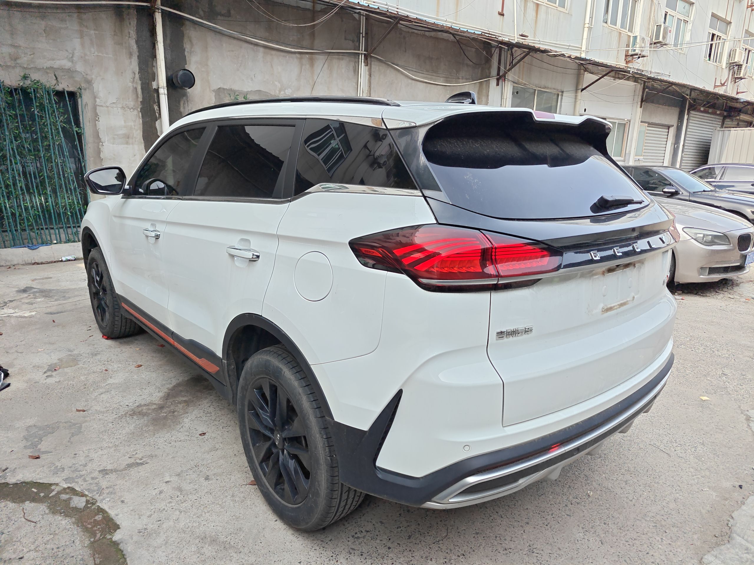 Geely Auto Emgrand X7 Sport 2022 Boyue X 1.8TD DCT Smart Model — снимка 4