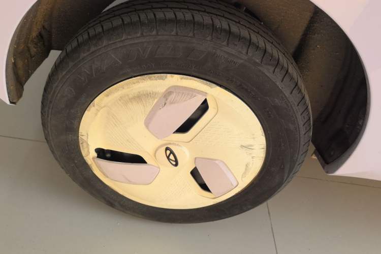 Used Chery QQ Ice Cream 2022 120km Conical Shape Lithium Iron Phosphate Exterior 8