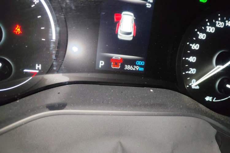 Used Toyota Granvia 2024 2.5L Hybrid Luxury Edition Odometer Close Up