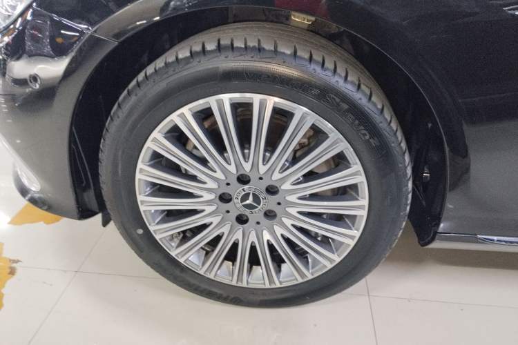 Used Mercedes-Benz E-Class 2023 Updated E 300 L Fashion Edition
