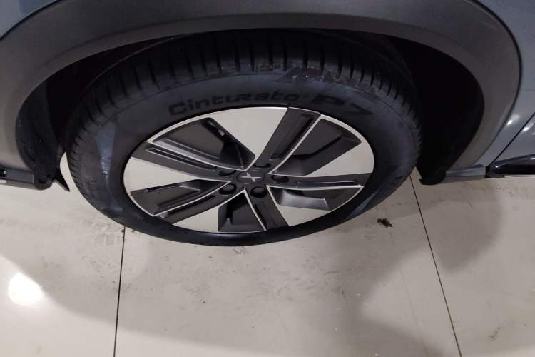 Used XPeng G3 2022 G3i 460G+ Left Front Wheel Hub