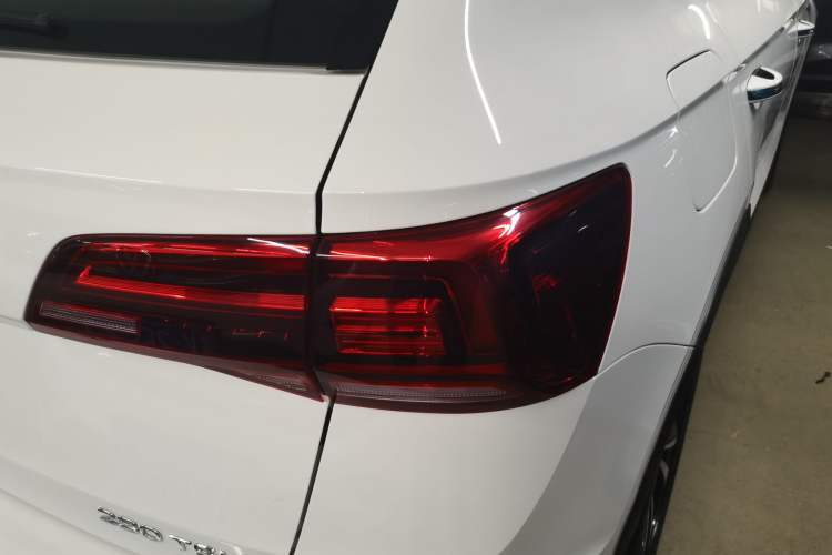 Used Volkswagen Tharu 2022 280TSI Two-Wheel-Drive Luxury Edition Right Rear Taillight