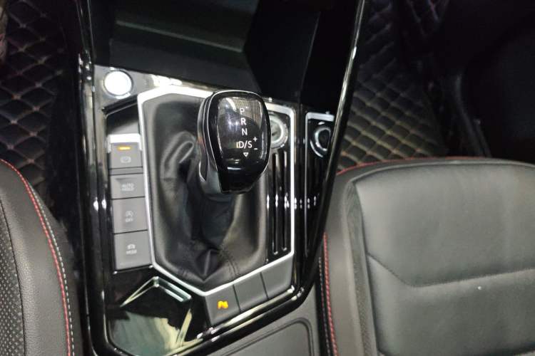 Used Volkswagen Tayron 2019 330TSI Two-Wheel Drive Luxury Model China VI Standard