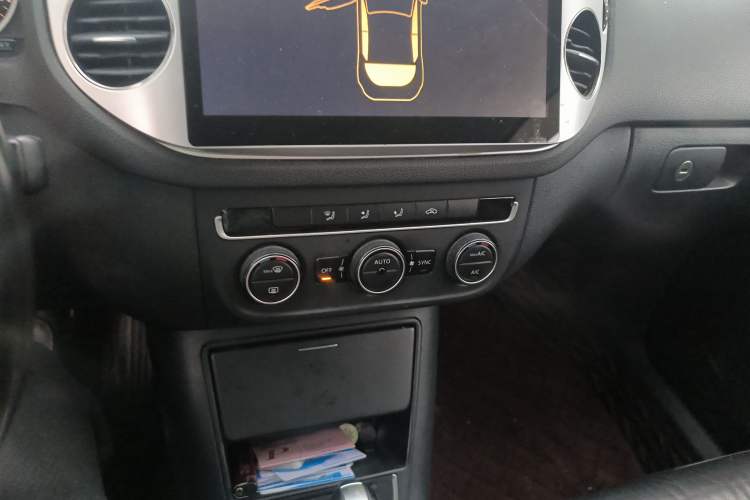 Used Volkswagen Tiguan 2015 1.8TSI Automatic Two-Wheel Drive Comfort Edition Audio And AC Panel