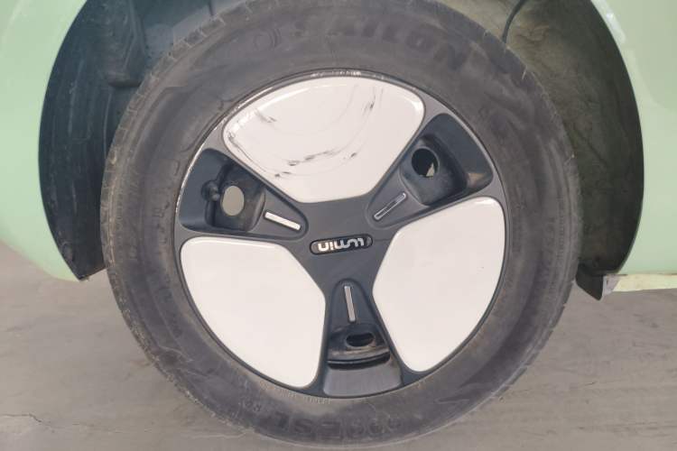 Used CHANGAN NEVO Lumin 2022 155 km – Refreshingly Sweet Edition Right Rear Wheel Hub