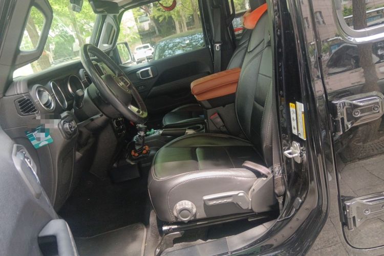 Used Jeep Wrangler 2019 2.0T Sahara 4-Door Version China V Standard
