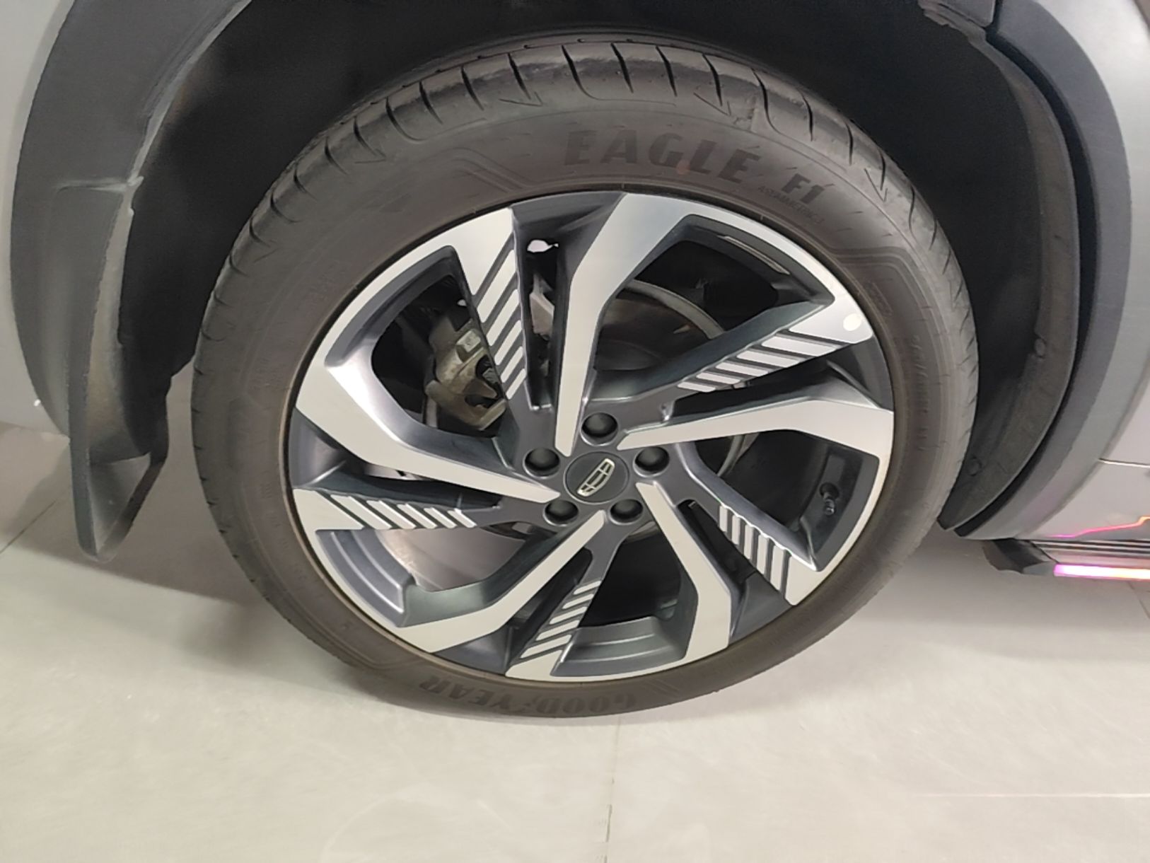 Geely Auto Monjaro L 2024 2.0TD High-Power Automatic Two-Wheel Drive Skyline Edition — снимка 11