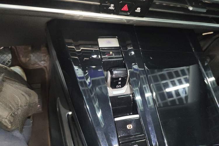 Used Volkswagen Talagon 2022 530TSI Four-Wheel Drive Flagship Shengjing Edition Pro 6-Seater Gear Lever