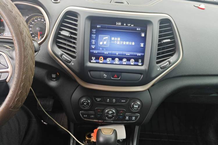 Used Jeep Cherokee 2017 2.0L Superior Edition