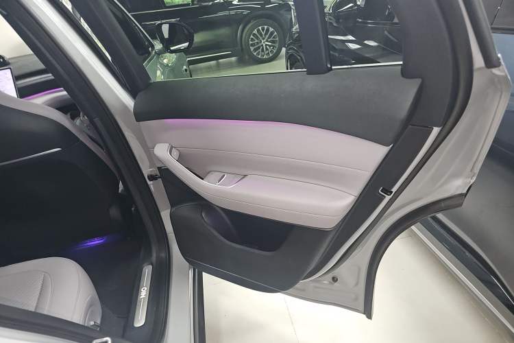 Used Nio EC6 2024 75 kWh Right Rear Door Interior