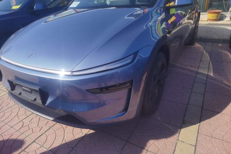 Used Tesla Model Y 2025 Long-Range All-Wheel Drive First Edition