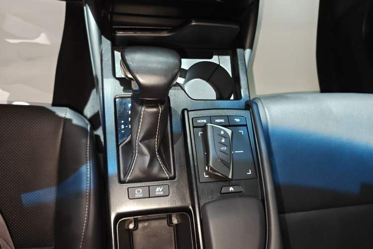 Used Lexus ES 2020 300h Premier Edition