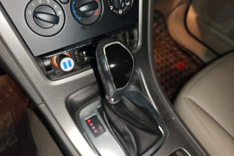 Used Ford Mondeo 2013 2.3L Fashion Edition Gear Lever