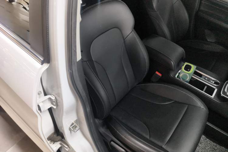 Used Haval M6 2021 PLUS 1.5T DCT Luxury Smart Connectivity Model Right Front Seat