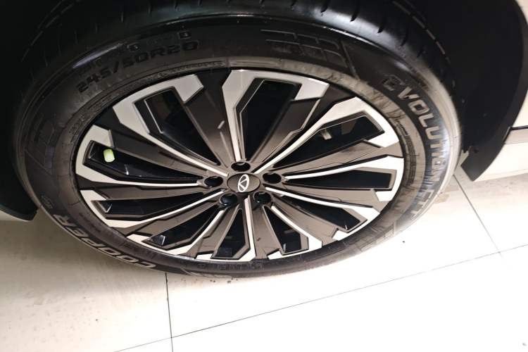 Used Chery Tiggo 9 2023 2.0T Dual-Clutch Two-Wheel Drive Luxury Edition 5 Seats
