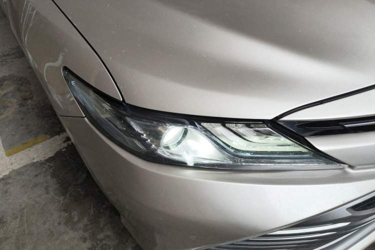 Used Toyota Camry 2018 Dual-Engine 2.5 HG Luxury Edition Right Front Headlight