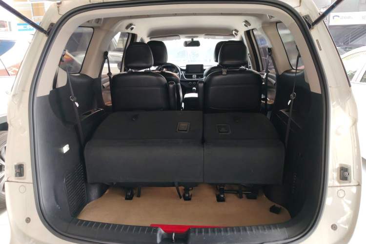 Used Baojun 730 2019 1.5T Manual Fashion Model 7-seater National V