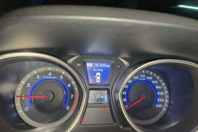 Used Hyundai Elantra (5th Generation / Langdong) 2012 1.6L Automatic Prestige Model Odometer Close Up