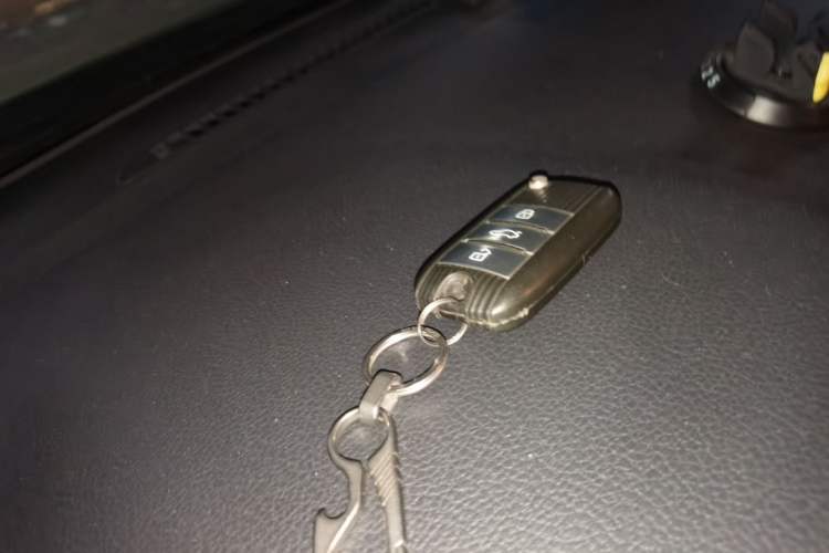 Used Roewe RX5 2016 20T Two-Wheel Drive Automatic Internet Smart Edition Vehicle Key