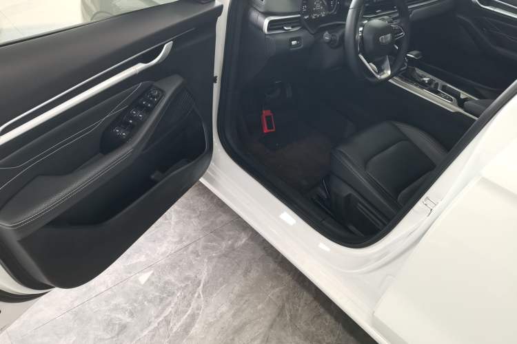 Used Geely Auto Emgrand 2025 4th Generation 1.5L CVT Luxury Version Driver Seat