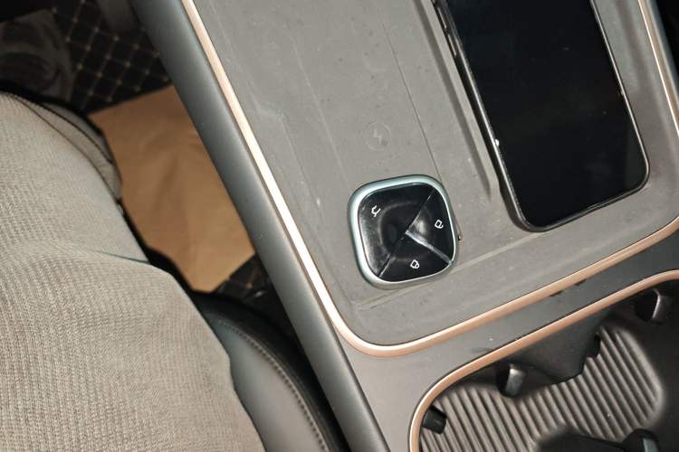 Used Wuling Xingguang S 2025 Model 510 km Flagship Version Vehicle Key