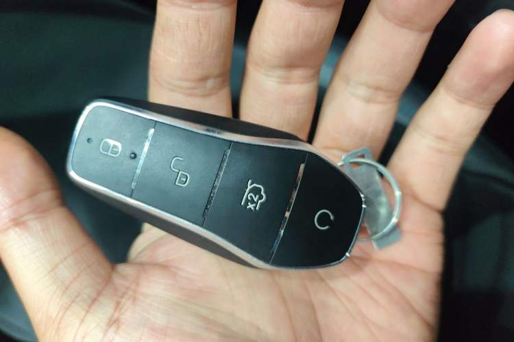 Used BYD Qin L 2024 DM-i 120KM Excellence Model Vehicle Key