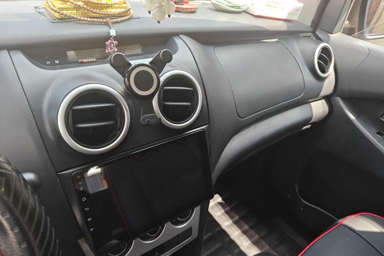 Used CHANGAN KAICHENG Ounuo S 2017 1.5L Base Version
