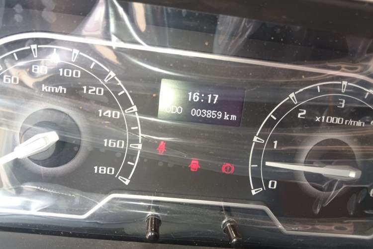 Used SAIC MAXUS Xintu V80 2025 Value Edition Aoyuntong 2.0T Manual Short Wheelbase Mid-Height 127 Ps 7/9 Seats