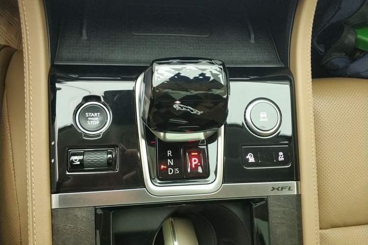 Used Jaguar XFL 2021 XFL 2.0T P250 Two-Wheel-Drive Luxury Deluxe Edition