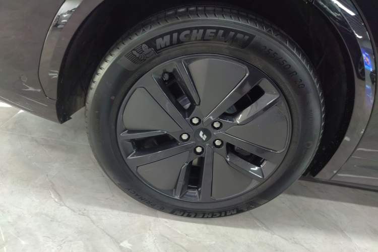 Used Li Auto L7 2024 MAX Model Right Rear Wheel Hub